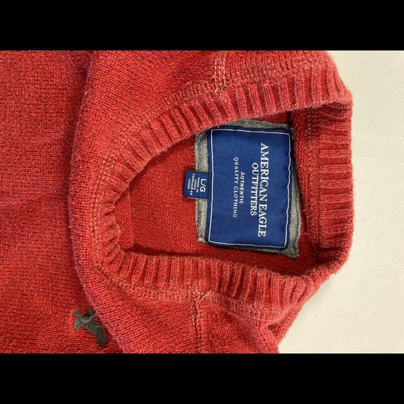 Red American Eagle sweater size L - Picture 2 of 3